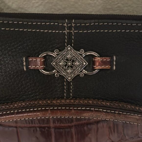 Brighton woman's leather purse. The leather are brown and black - Picture 8 of 16